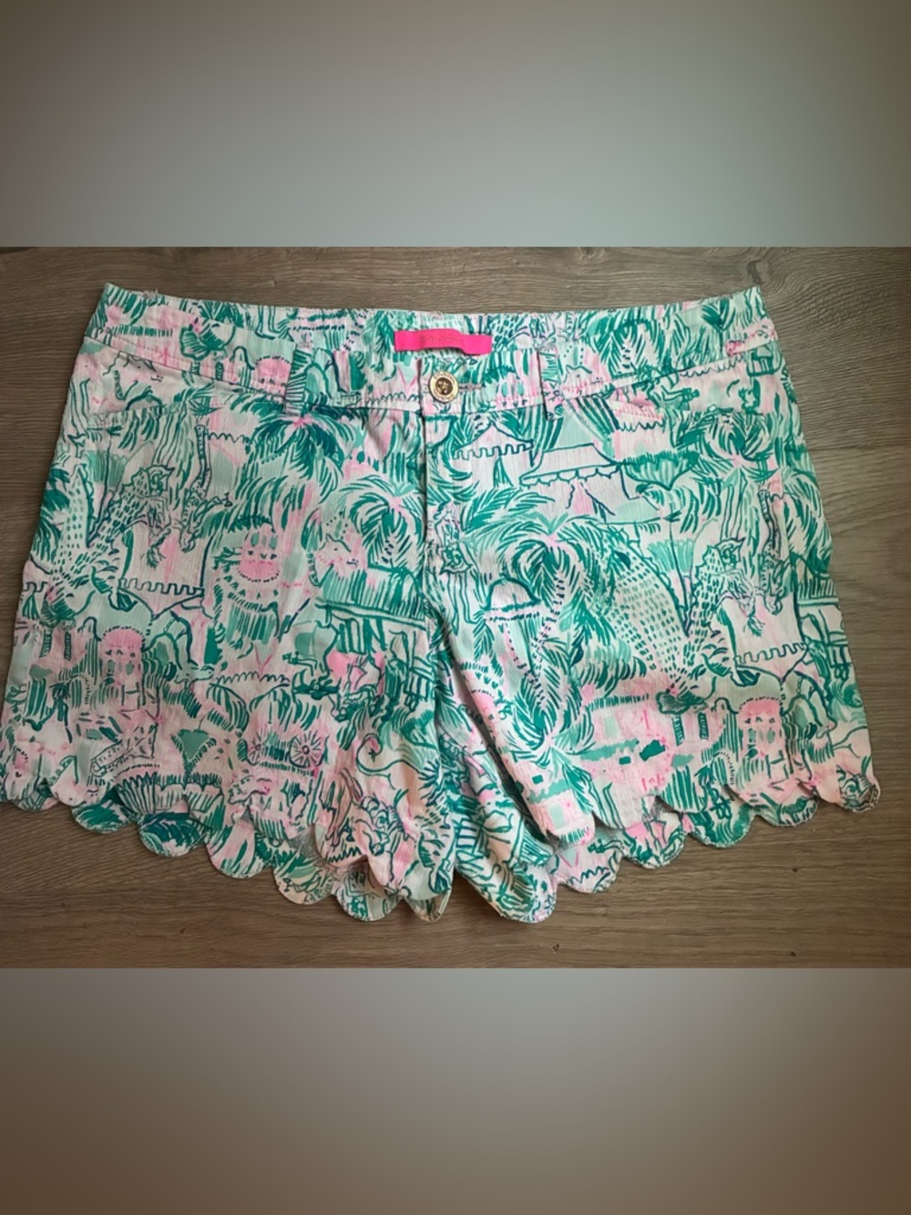 Lilly Pulitzer Buttercup Scallop Shorts 5” Size 8 Summer Resort Preppy Palm Tree
